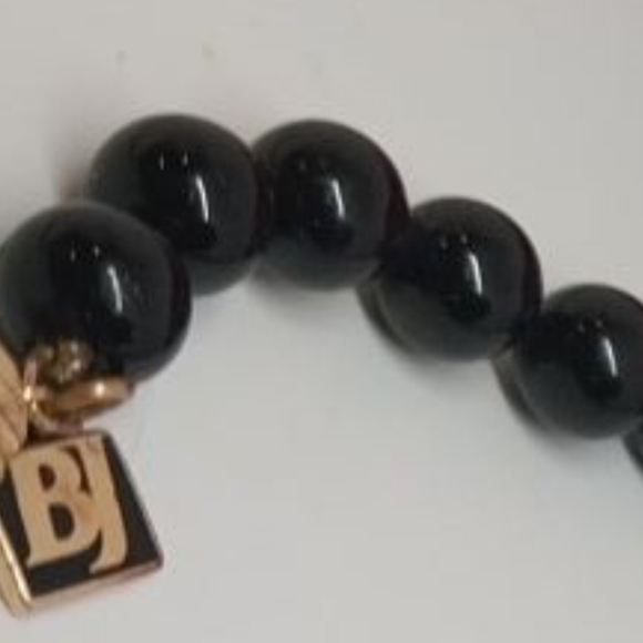 Vintage 14k Gold & Black Onyx individually knotted Beaded Necklace - Picture 5 of 8